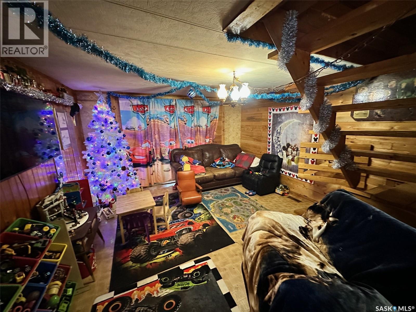 Salmond Acres, Hudson Bay Rm No. 394, SK - Indoor