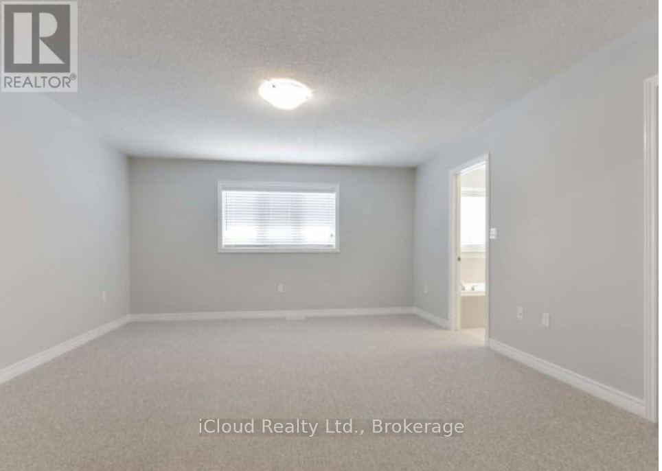 66 Cittadella Boulevard, Hamilton, ON - Indoor Photo Showing Other Room