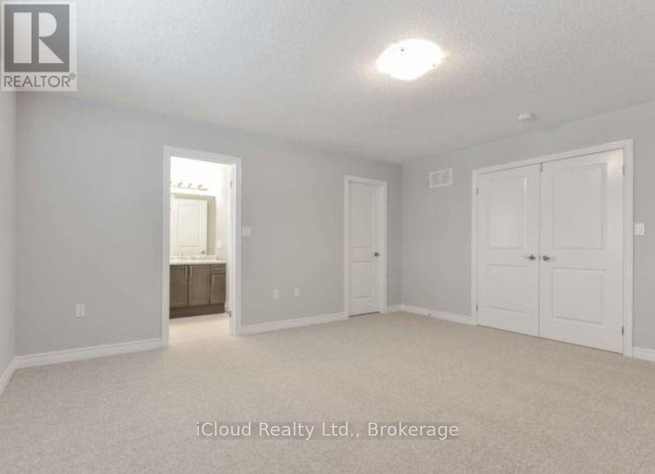 66 Cittadella Boulevard, Hamilton, ON - Indoor Photo Showing Other Room