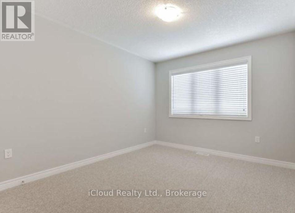 66 Cittadella Boulevard, Hamilton, ON - Indoor Photo Showing Other Room