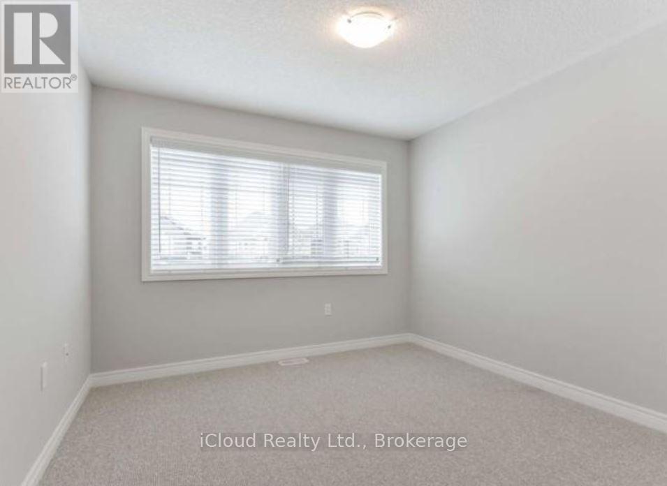 66 Cittadella Boulevard, Hamilton, ON - Indoor Photo Showing Other Room