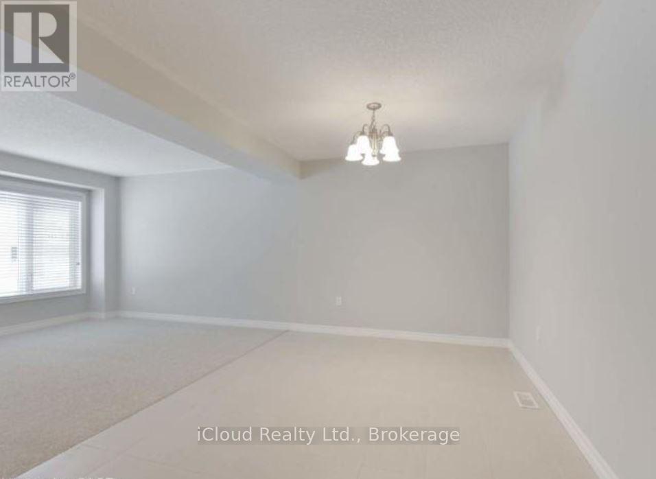 66 Cittadella Boulevard, Hamilton, ON - Indoor Photo Showing Other Room