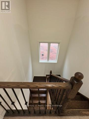 355 Royal Drive W, Brampton, ON - Indoor