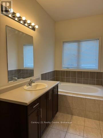 355 Royal Drive W, Brampton, ON - Indoor Photo Showing Bathroom