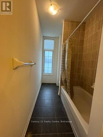 355 Royal Drive W, Brampton, ON - Indoor Photo Showing Bathroom