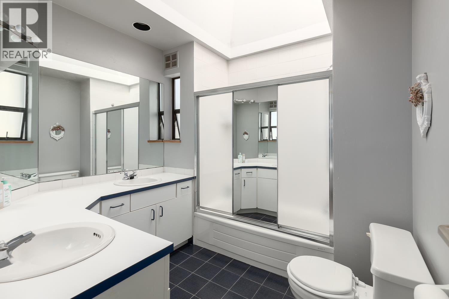 4027 W 32Nd Avenue, Vancouver, BC - Indoor Photo Showing Bathroom
