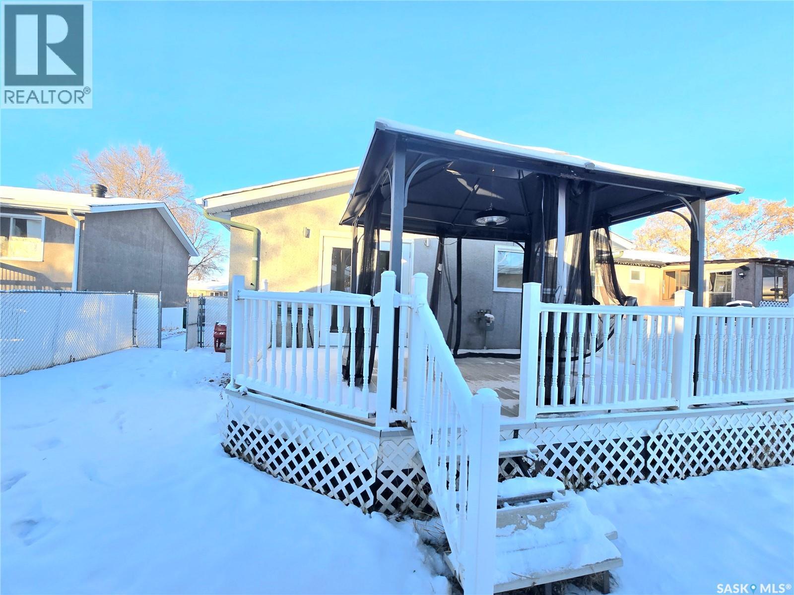 210 Western Crescent, Saskatoon, SK - Outdoor With Deck Patio Veranda