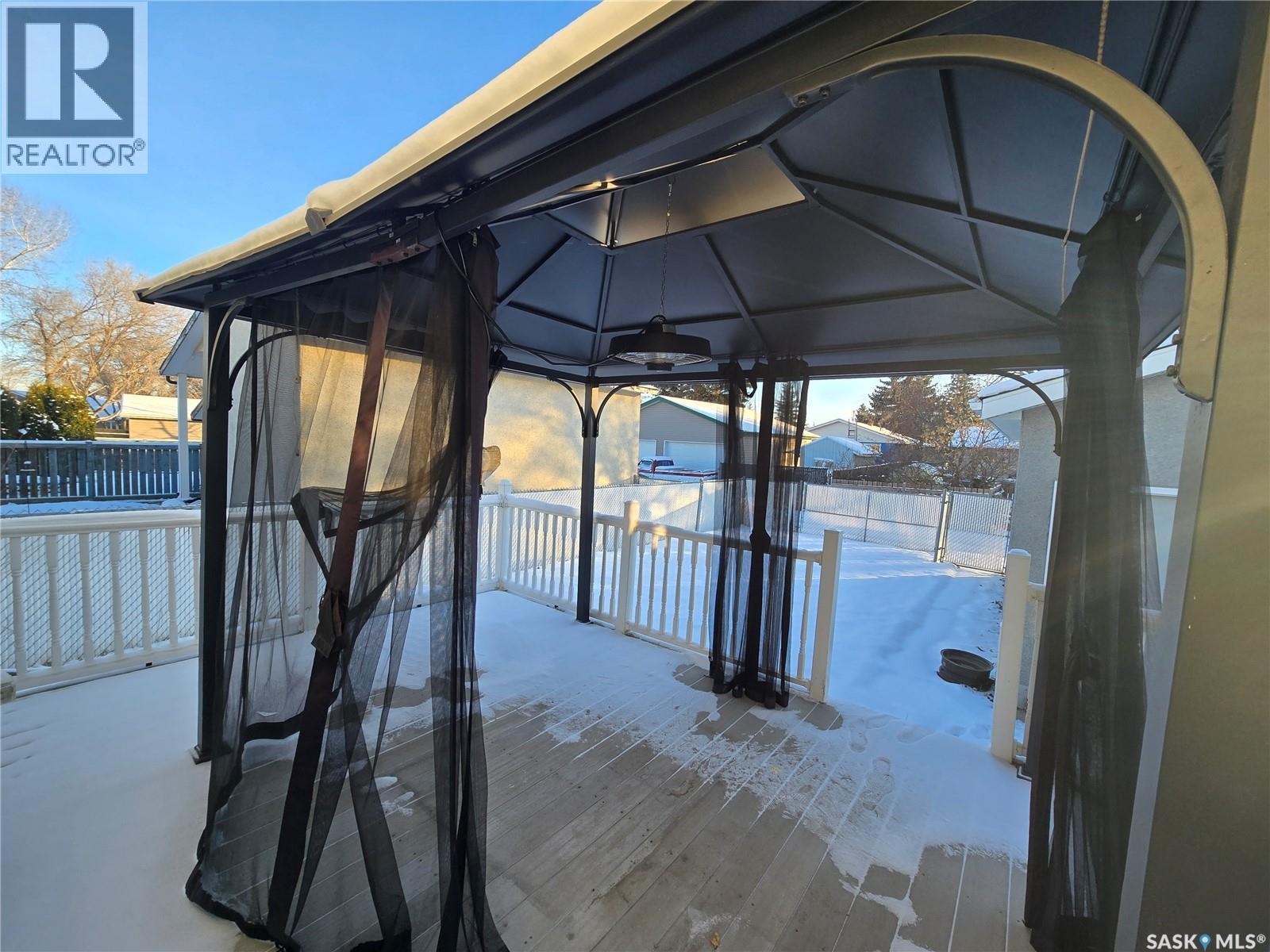 210 Western Crescent, Saskatoon, SK - Outdoor