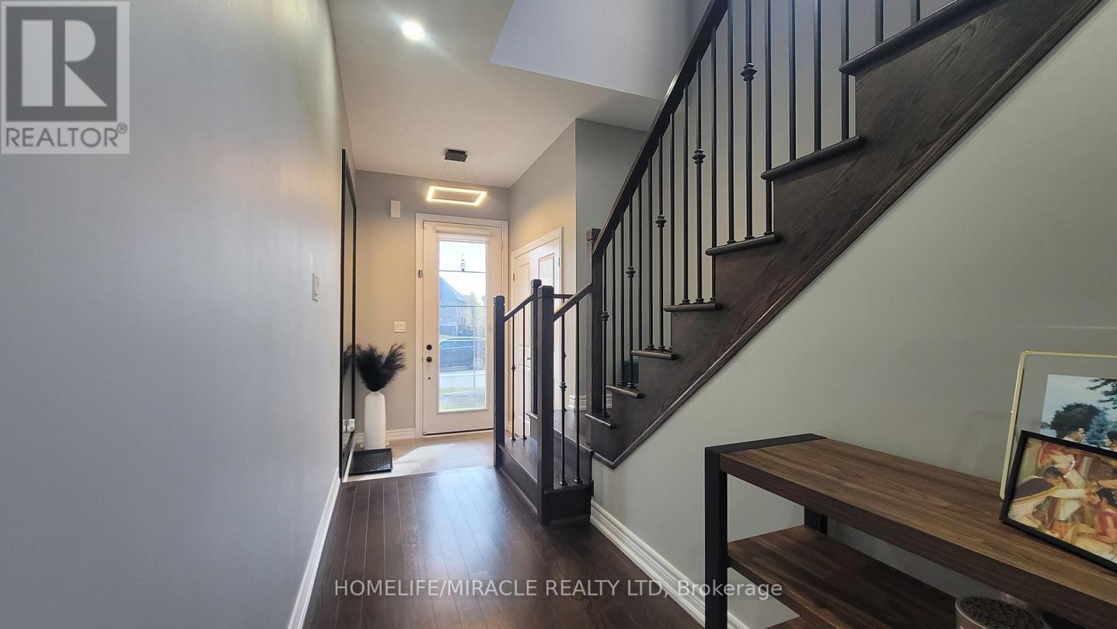 1319 Chee Chee Landing, Milton, ON - Indoor Photo Showing Other Room