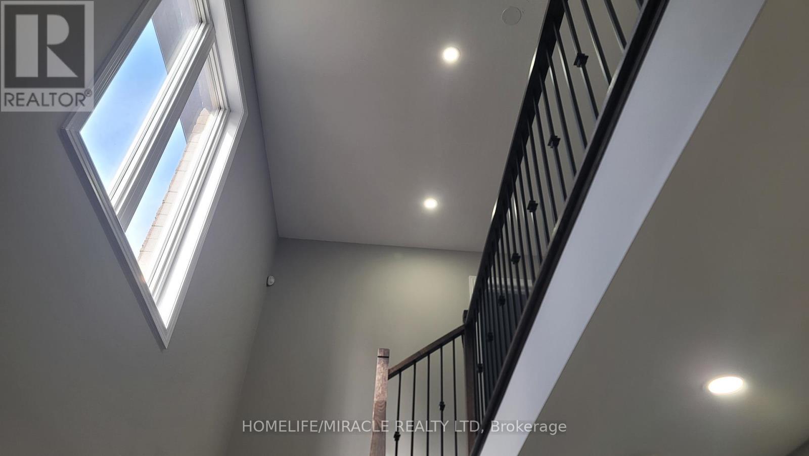 1319 Chee Chee Landing, Milton, ON - Indoor Photo Showing Other Room