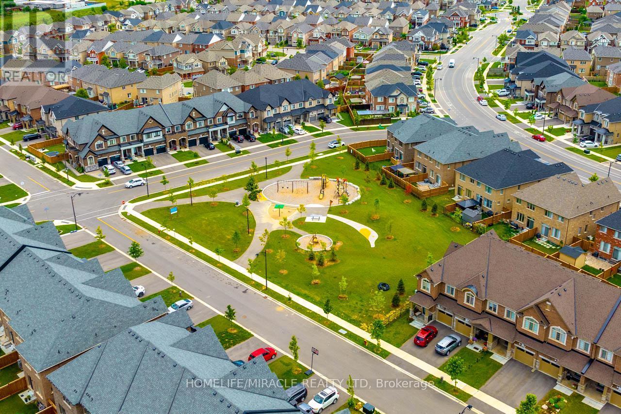 1319 Chee Chee Landing, Milton, ON - With View