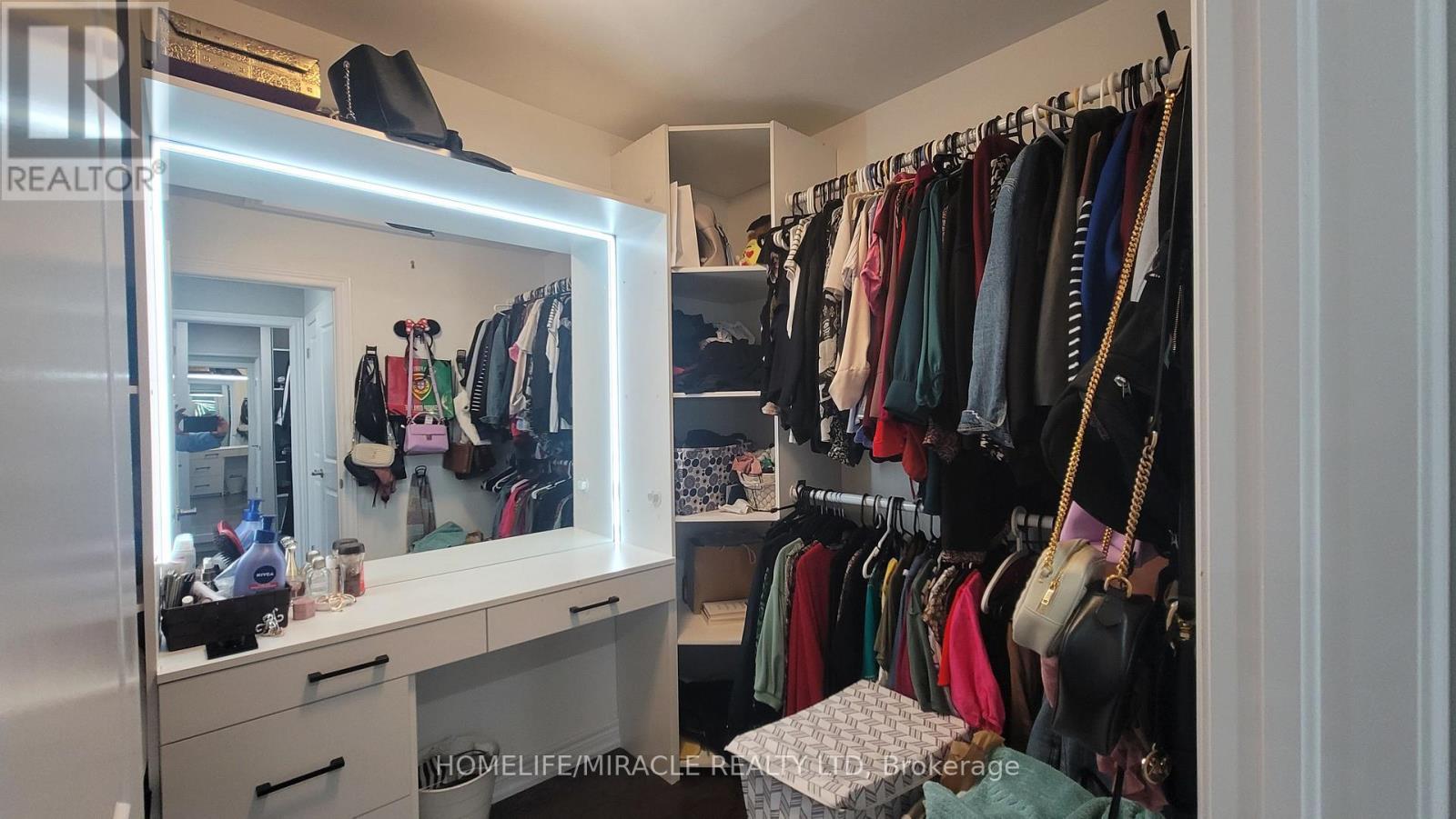 1319 Chee Chee Landing, Milton, ON - Indoor With Storage