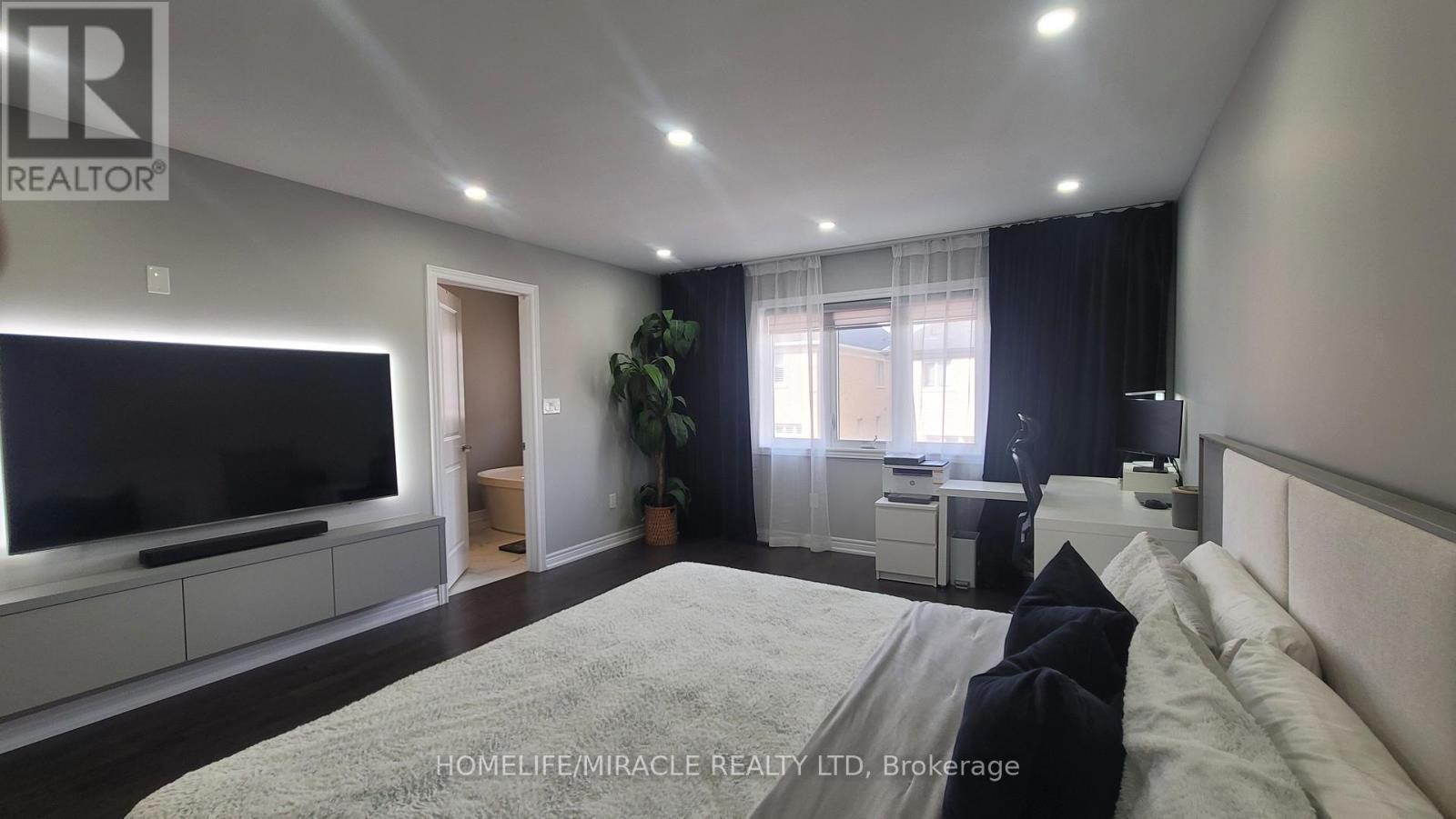 1319 Chee Chee Landing, Milton, ON - Indoor