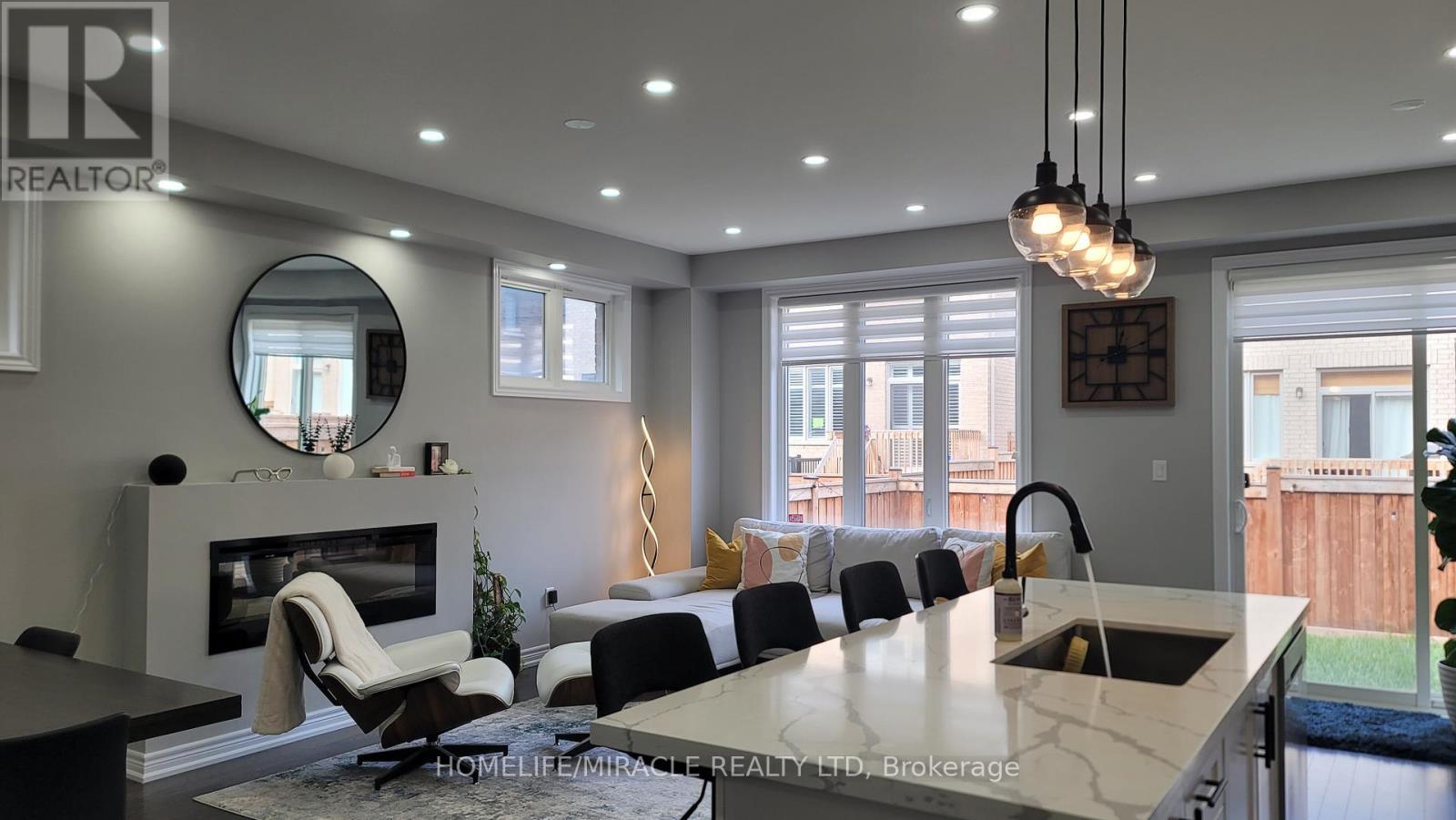 1319 Chee Chee Landing, Milton, ON - Indoor