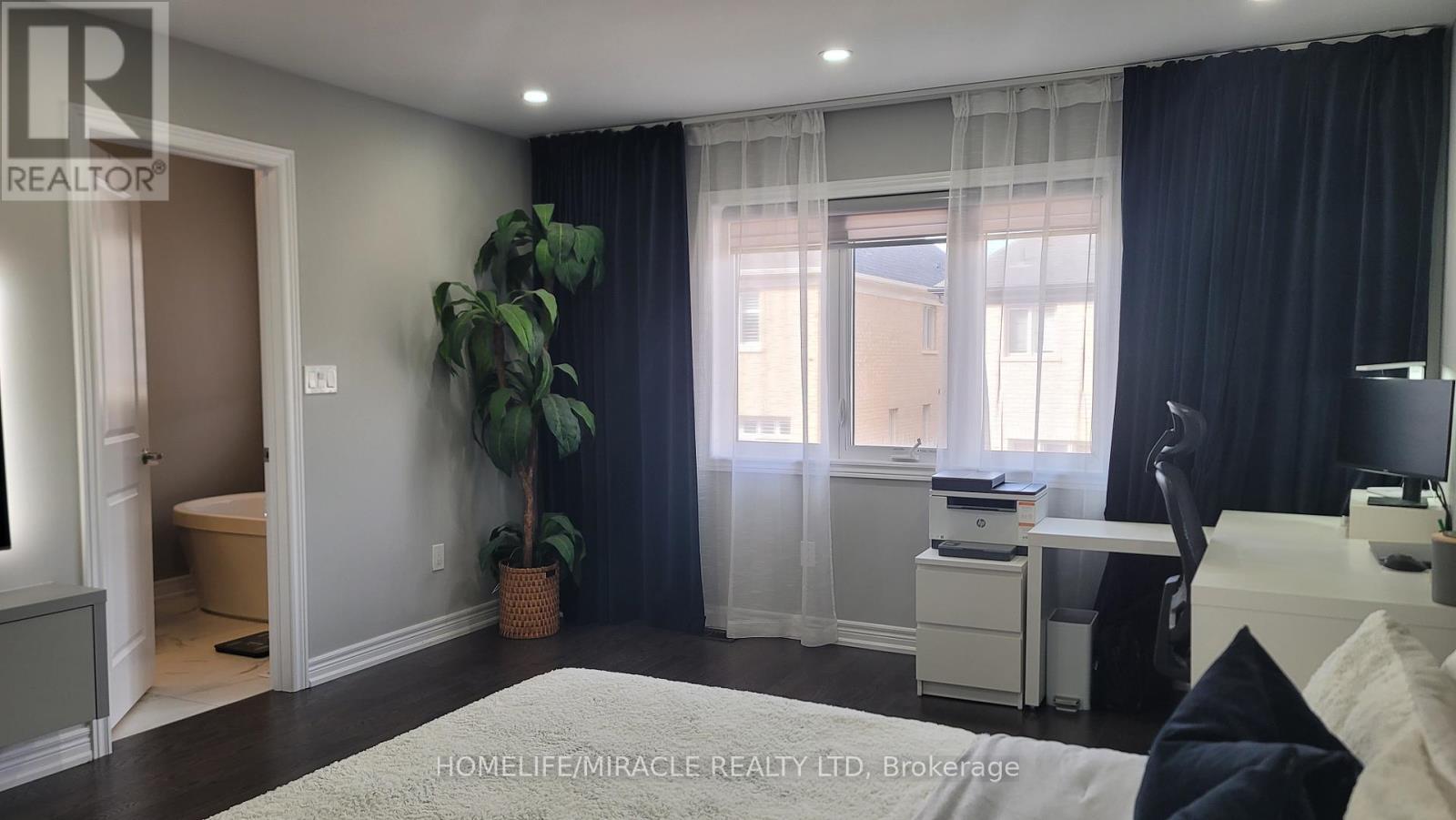 1319 Chee Chee Landing, Milton, ON - Indoor Photo Showing Bedroom