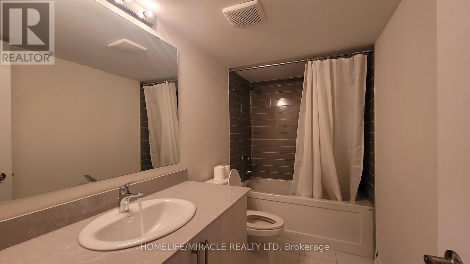 1319 Chee Chee Landing, Milton, ON - Indoor Photo Showing Bathroom