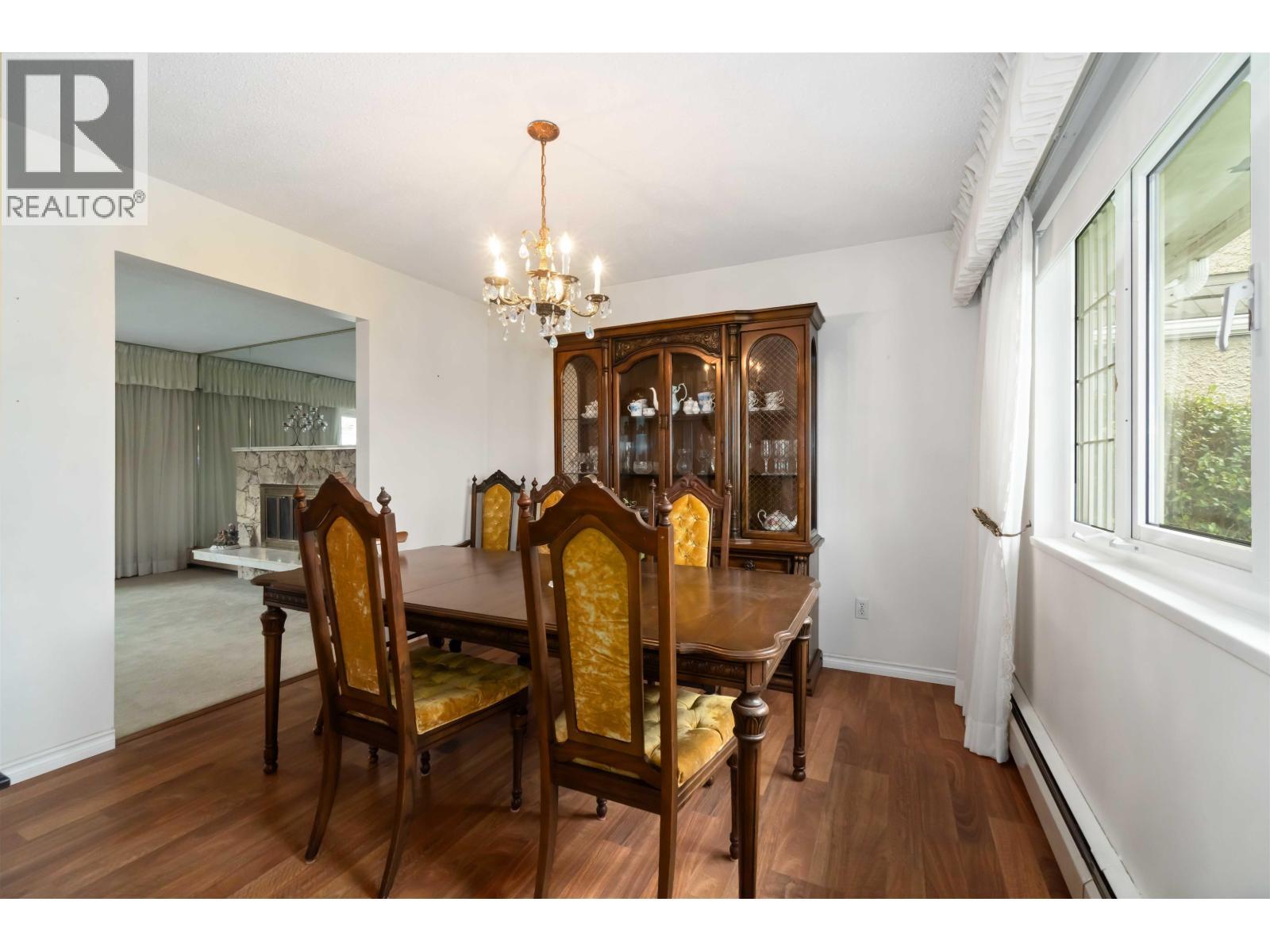 814 Kelvin Street, Coquitlam, BC - Indoor Photo Showing Dining Room