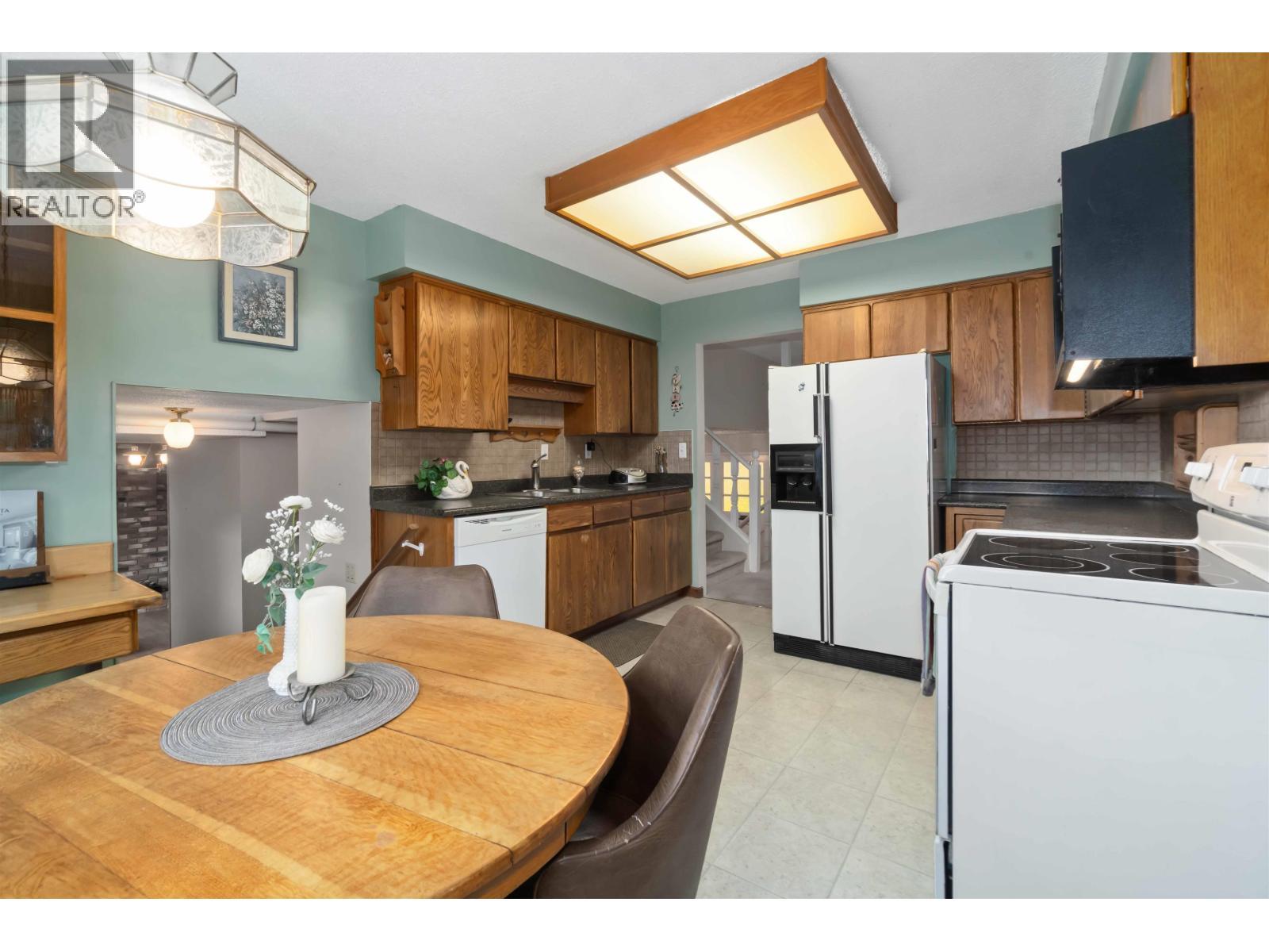 814 Kelvin Street, Coquitlam, BC - Indoor