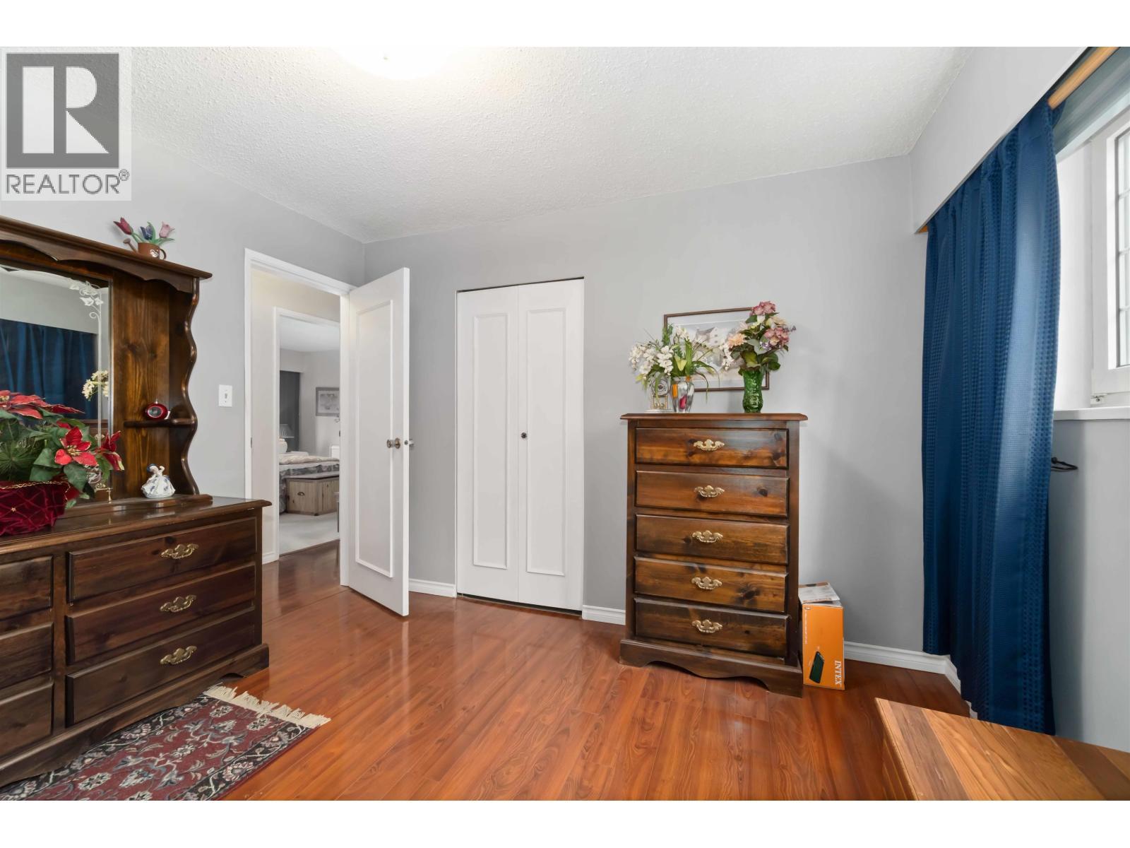 814 Kelvin Street, Coquitlam, BC - Indoor Photo Showing Bedroom
