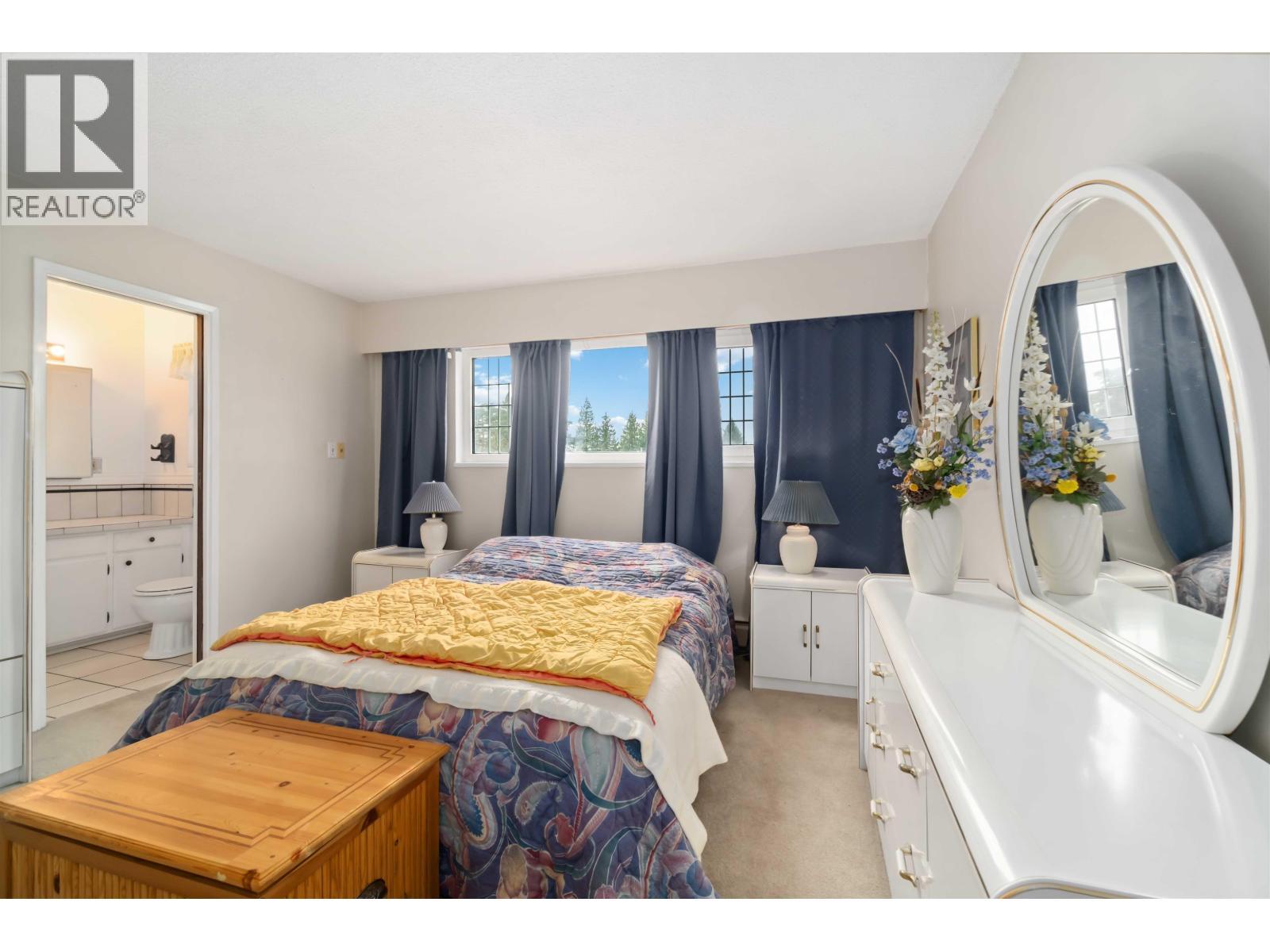 814 Kelvin Street, Coquitlam, BC - Indoor Photo Showing Bedroom