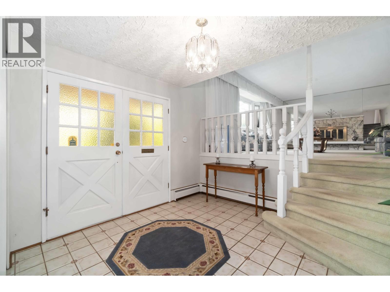 814 Kelvin Street, Coquitlam, BC - Indoor Photo Showing Other Room