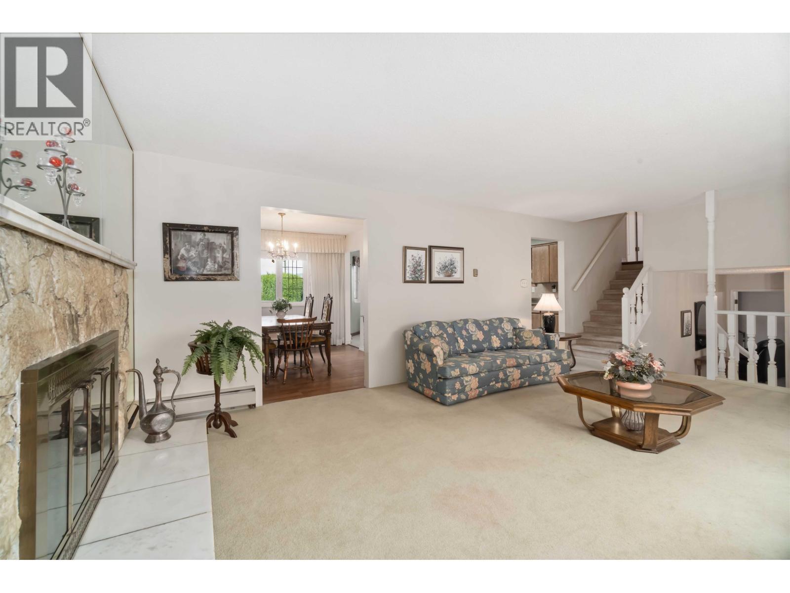 814 Kelvin Street, Coquitlam, BC - Indoor Photo Showing Other Room