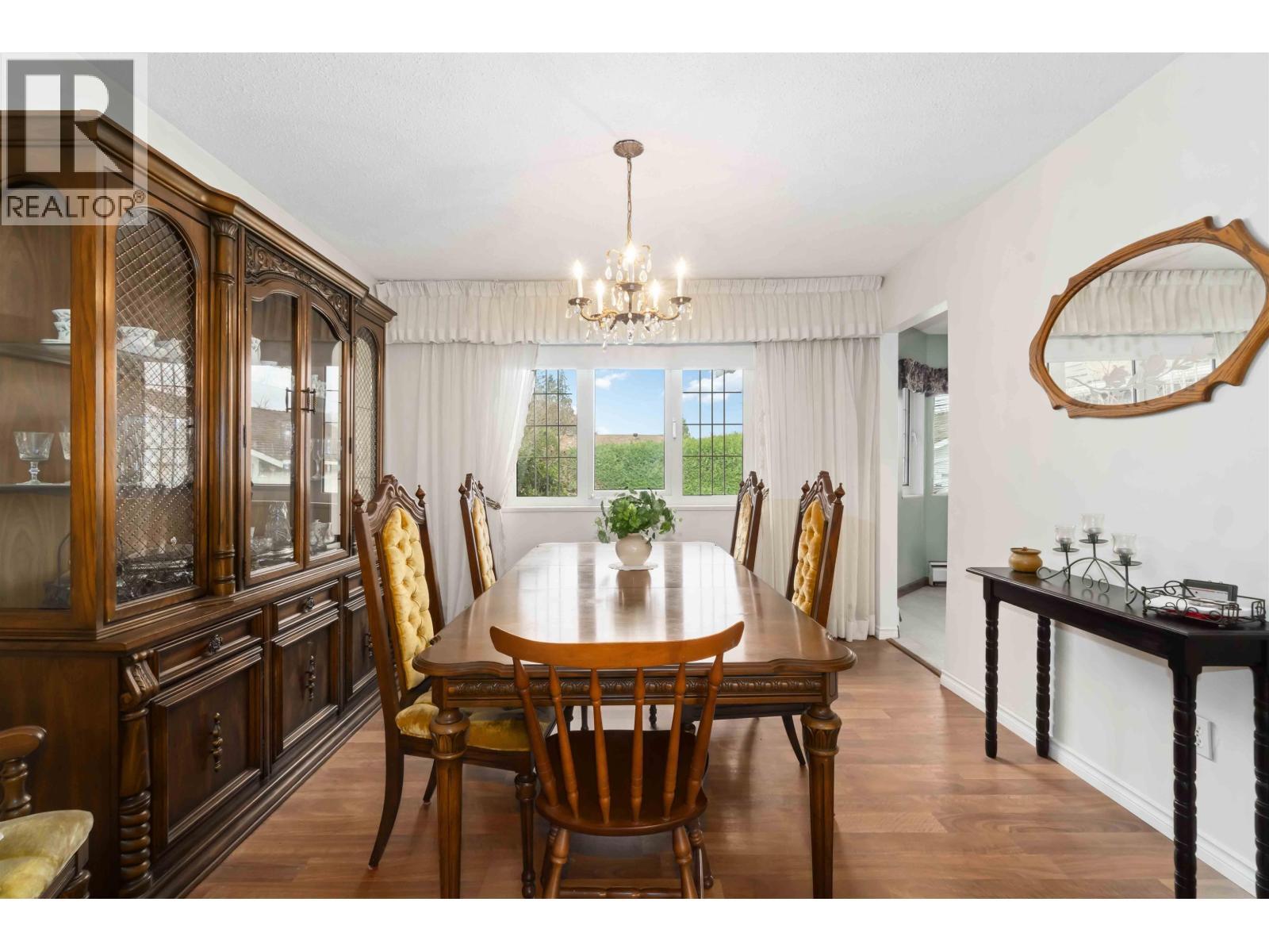 814 Kelvin Street, Coquitlam, BC - Indoor Photo Showing Dining Room
