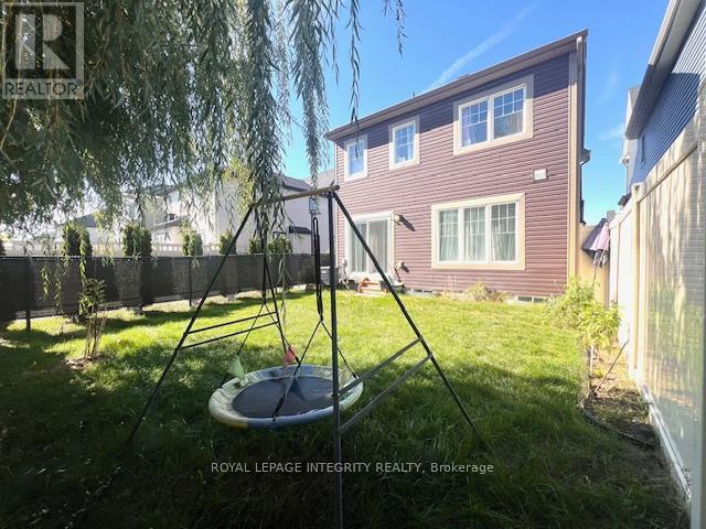 Fenced Backyard west exposure - 521 Honeylocust Avenue W, Ottawa, ON - Outdoor