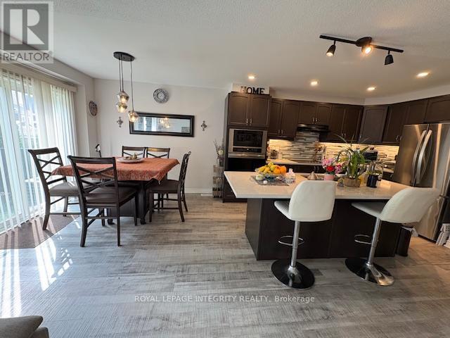 Dining Area - 521 Honeylocust Avenue W, Ottawa, ON - Indoor Photo Showing Dining Room