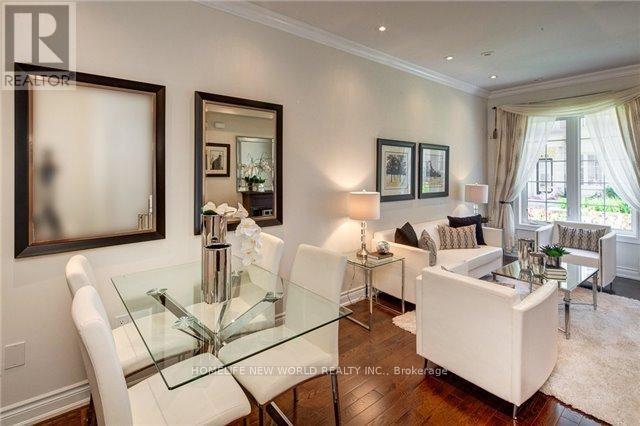 4 - 20 Hargrave Lane, Toronto, ON - Indoor Photo Showing Living Room