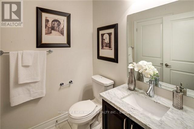 4 - 20 Hargrave Lane, Toronto, ON - Indoor Photo Showing Bathroom