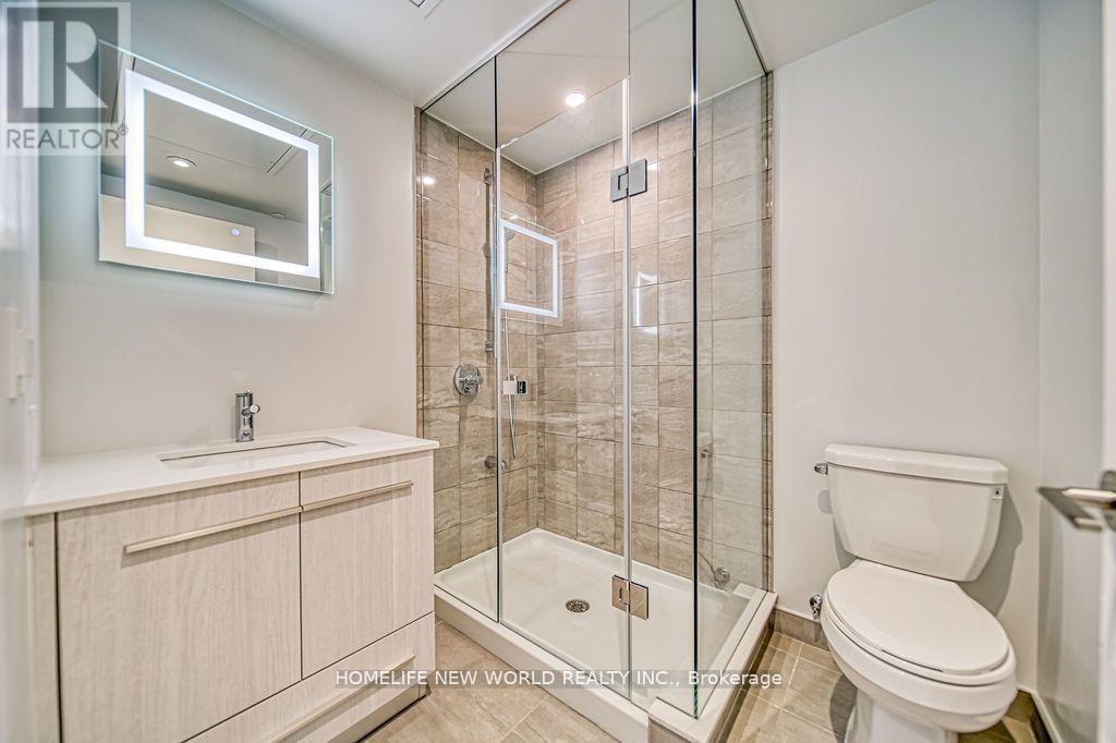 3002 - 8 Cumberland Street, Toronto, ON - Indoor Photo Showing Bathroom