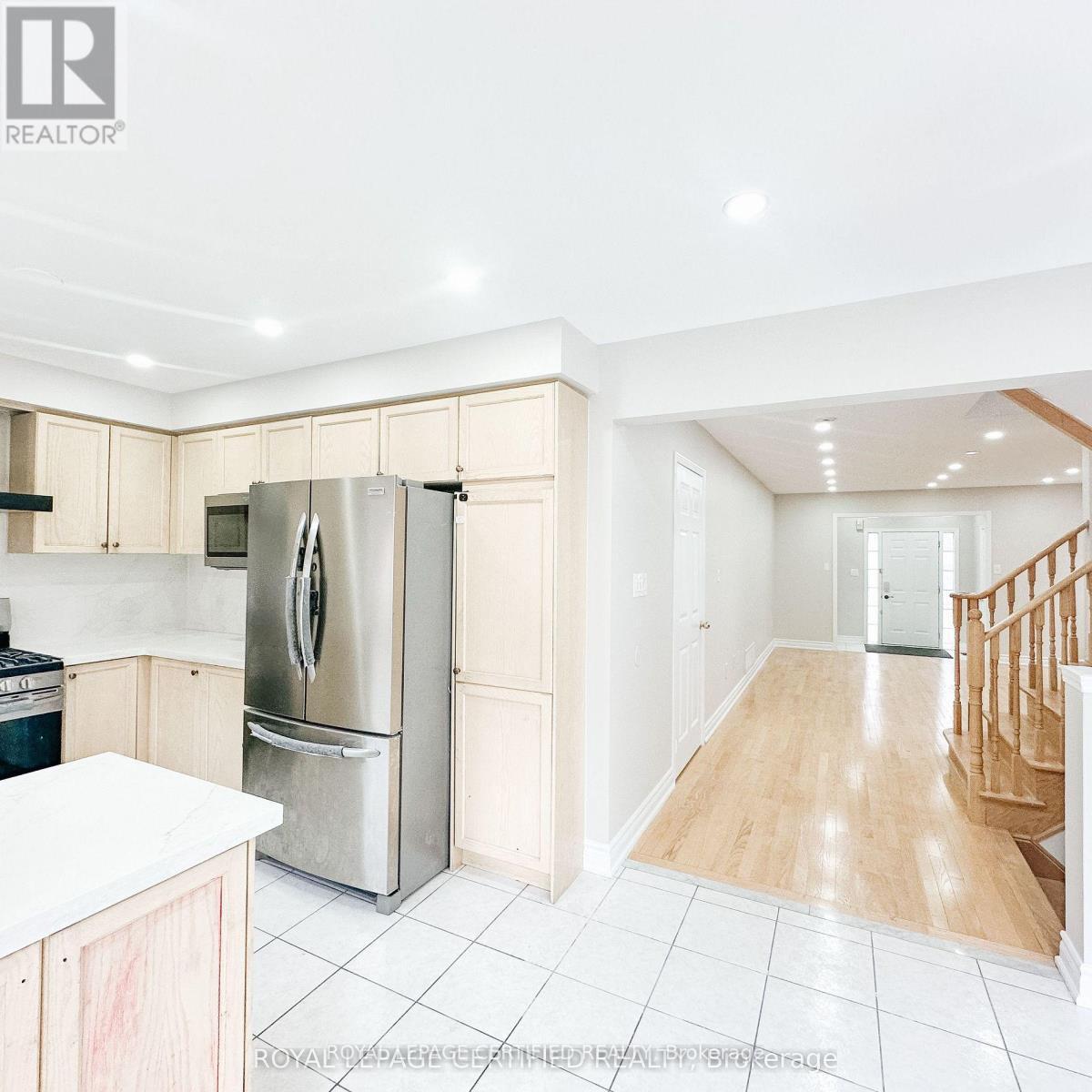 30 Lucerne Drive, Vaughan, ON - Indoor Photo Showing Kitchen