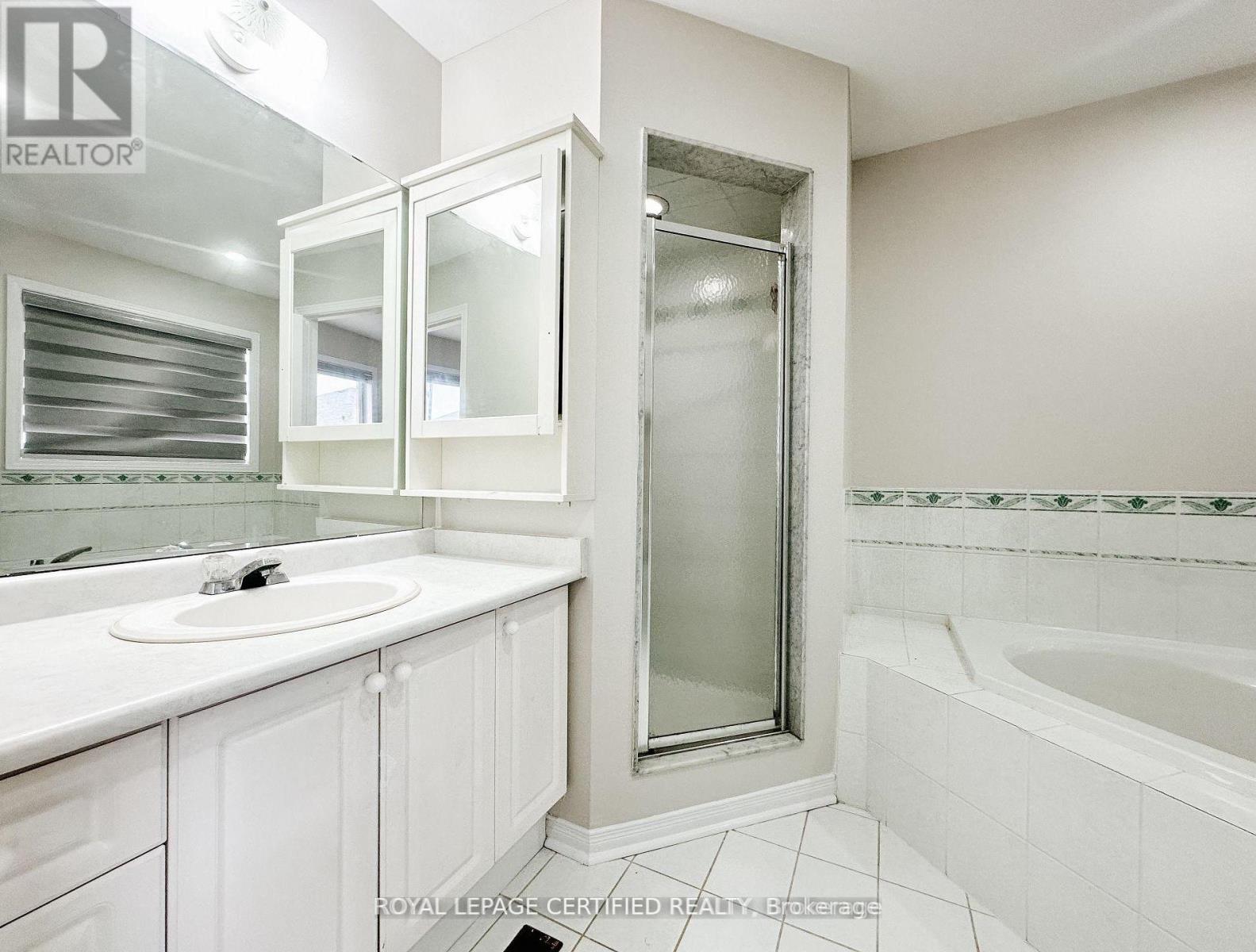 30 Lucerne Drive, Vaughan, ON - Indoor Photo Showing Bathroom