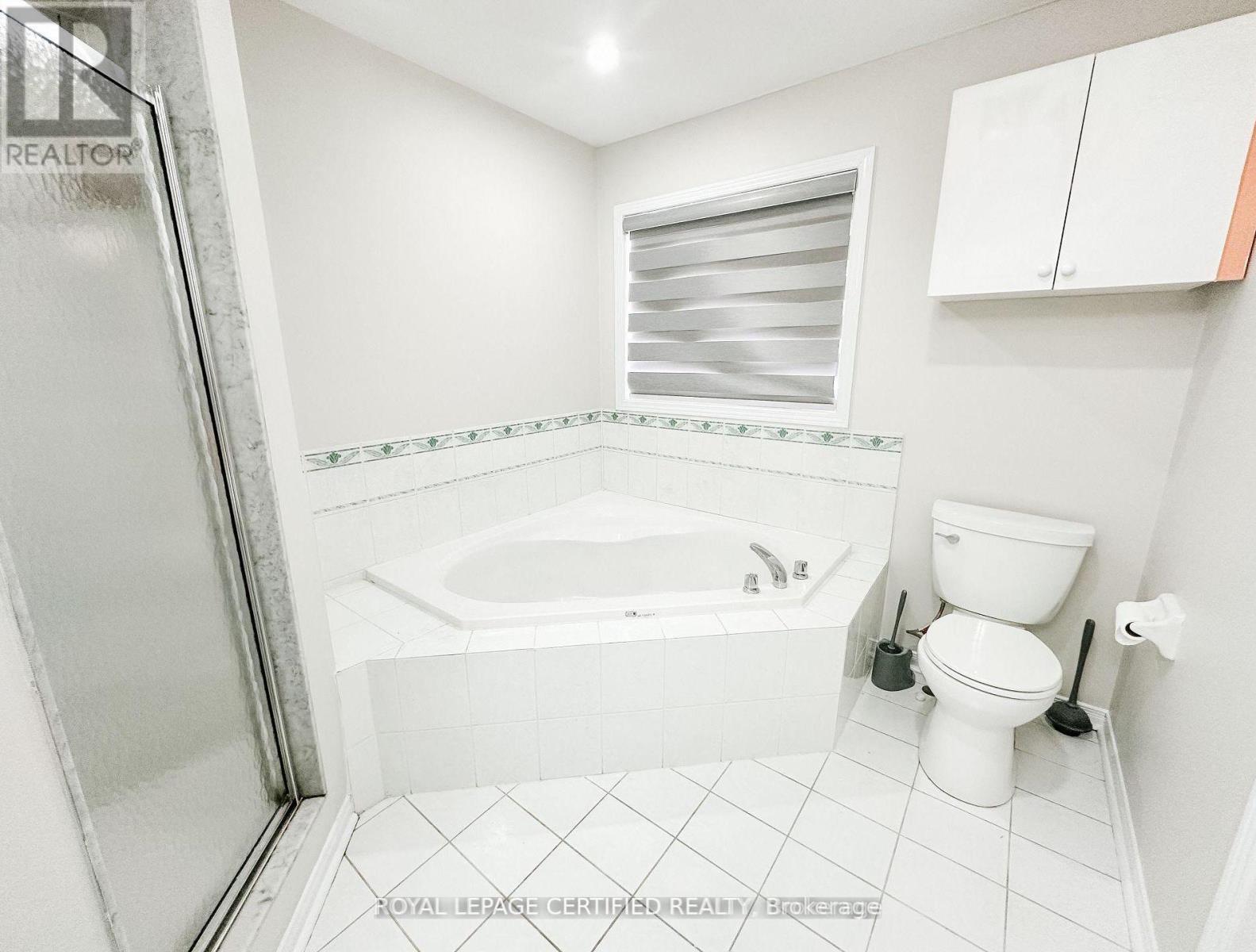 30 Lucerne Drive, Vaughan, ON - Indoor Photo Showing Bathroom