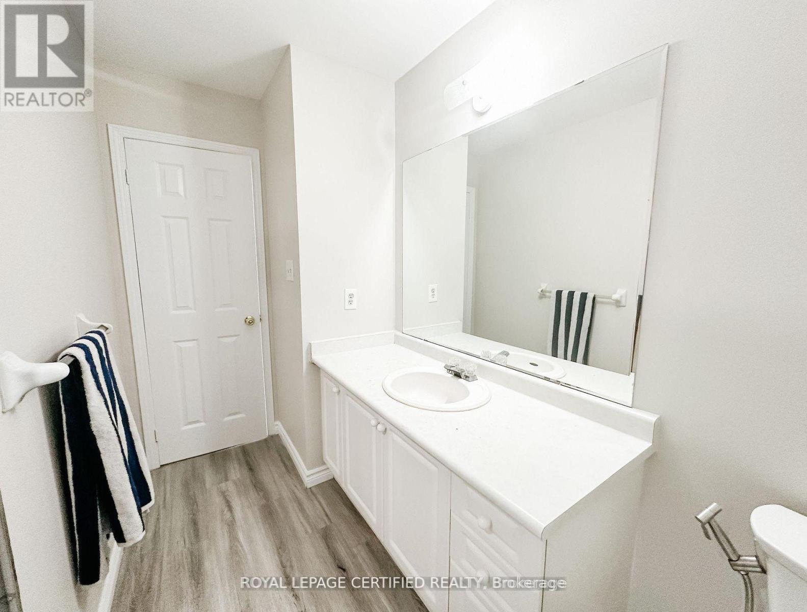 30 Lucerne Drive, Vaughan, ON - Indoor Photo Showing Bathroom
