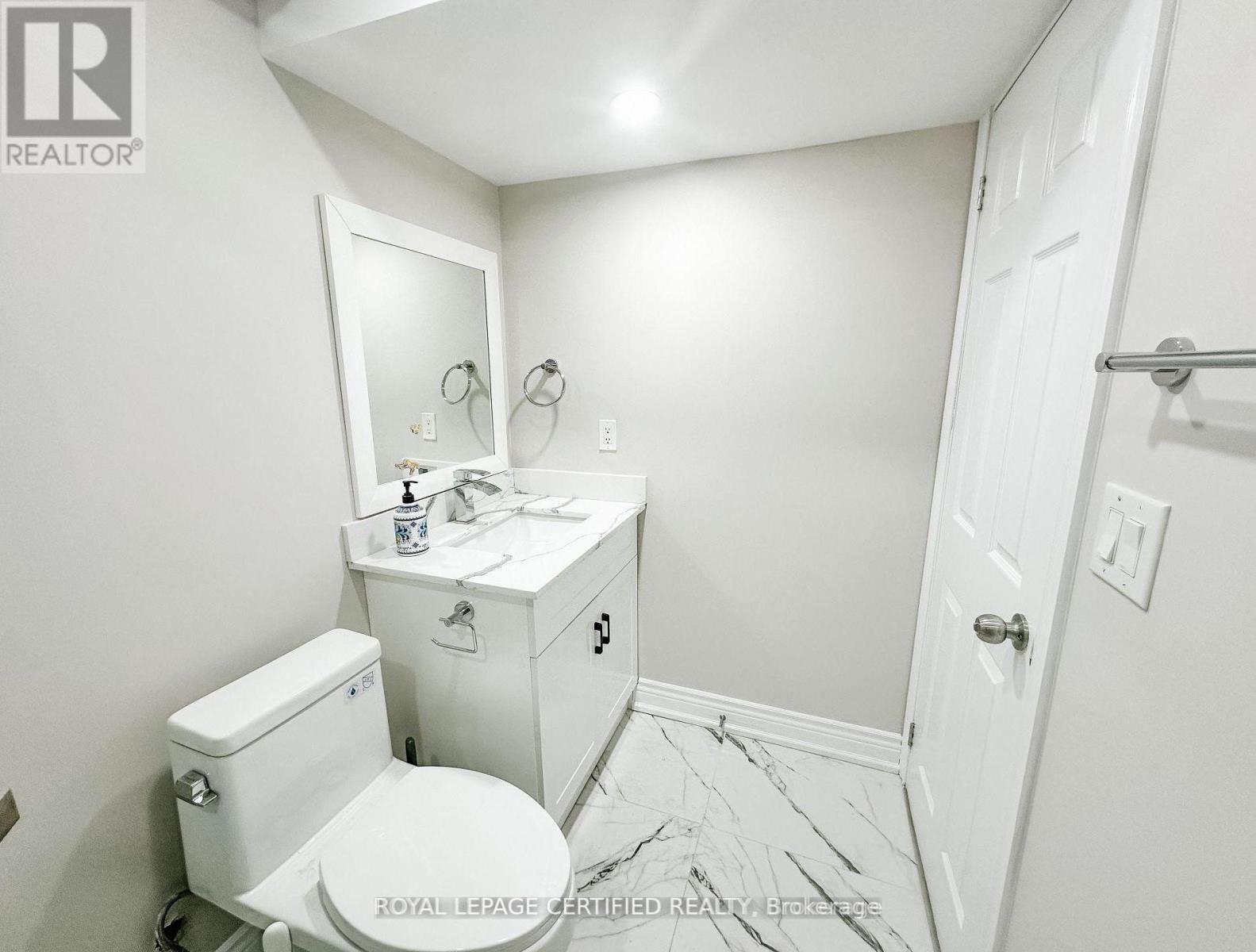 30 Lucerne Drive, Vaughan, ON - Indoor Photo Showing Bathroom