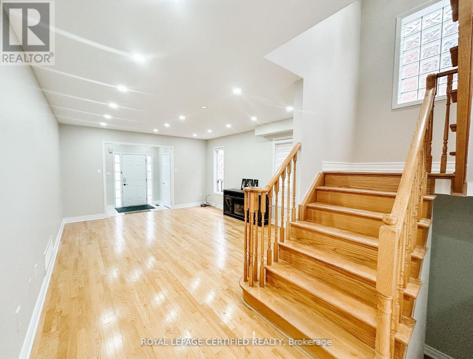 30 Lucerne Drive, Vaughan, ON - Indoor Photo Showing Other Room