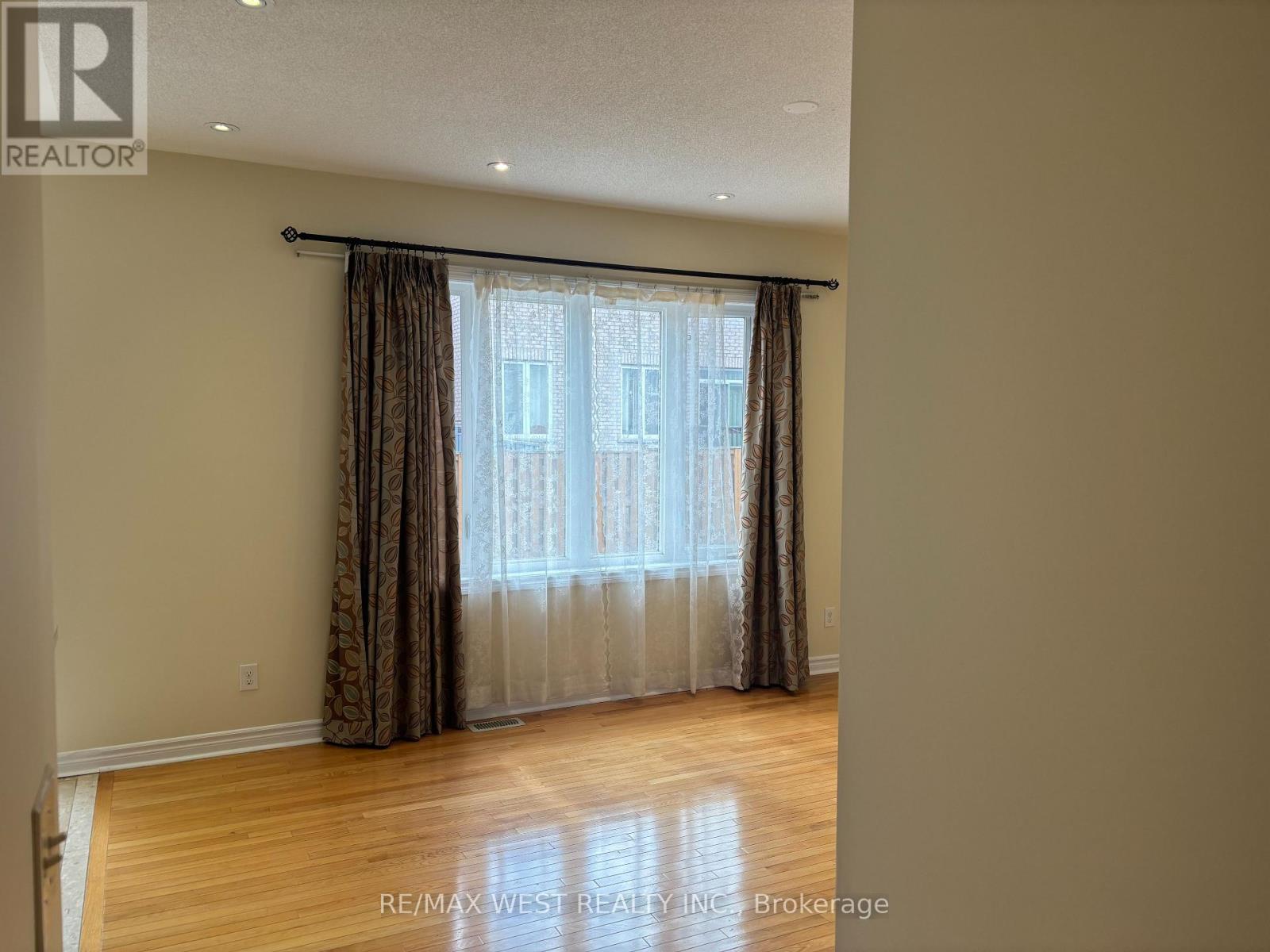 Family Roo - 12 Haviland Circle, Brampton, ON - Indoor Photo Showing Other Room