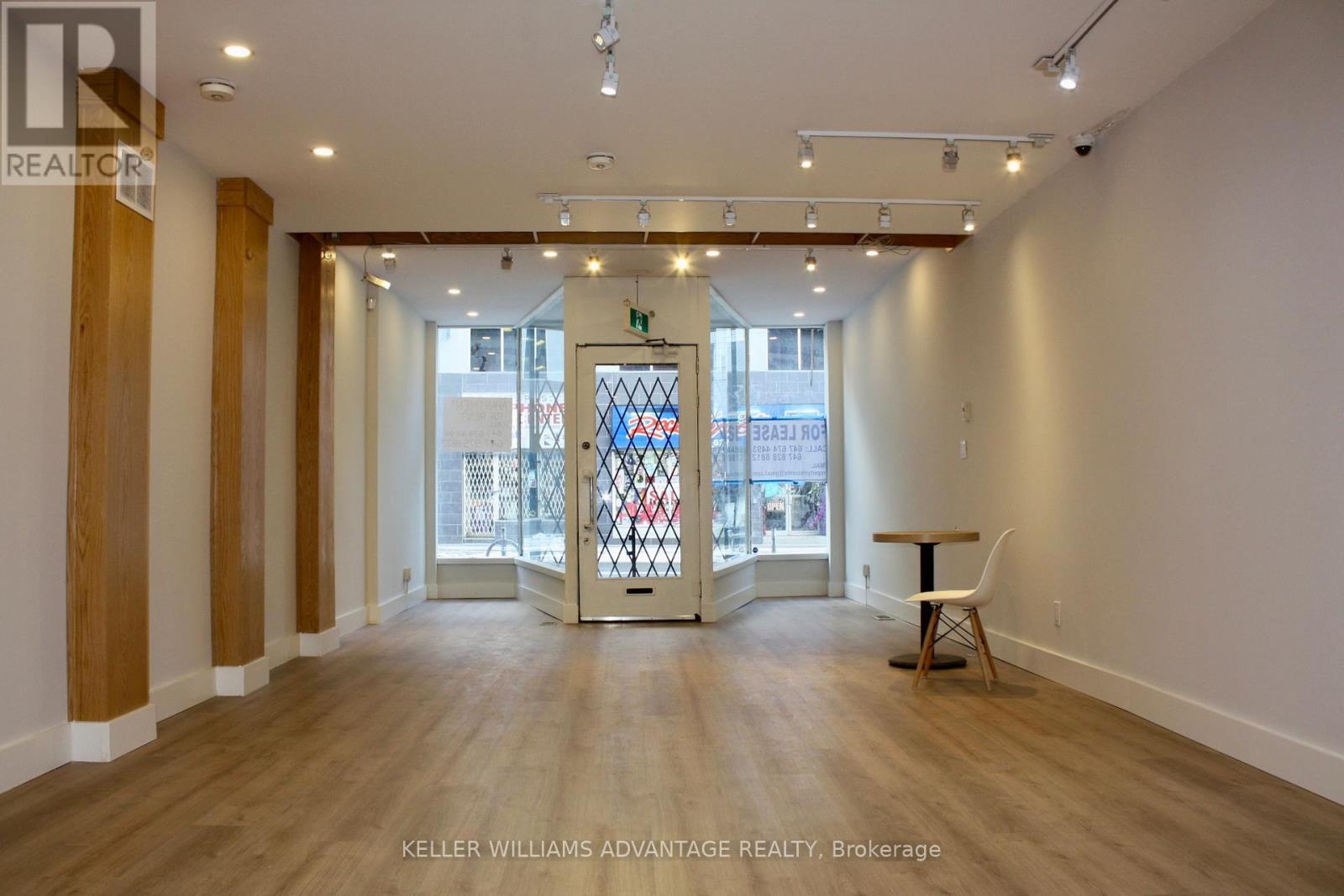 Retail - 672 Yonge Street, Toronto, ON