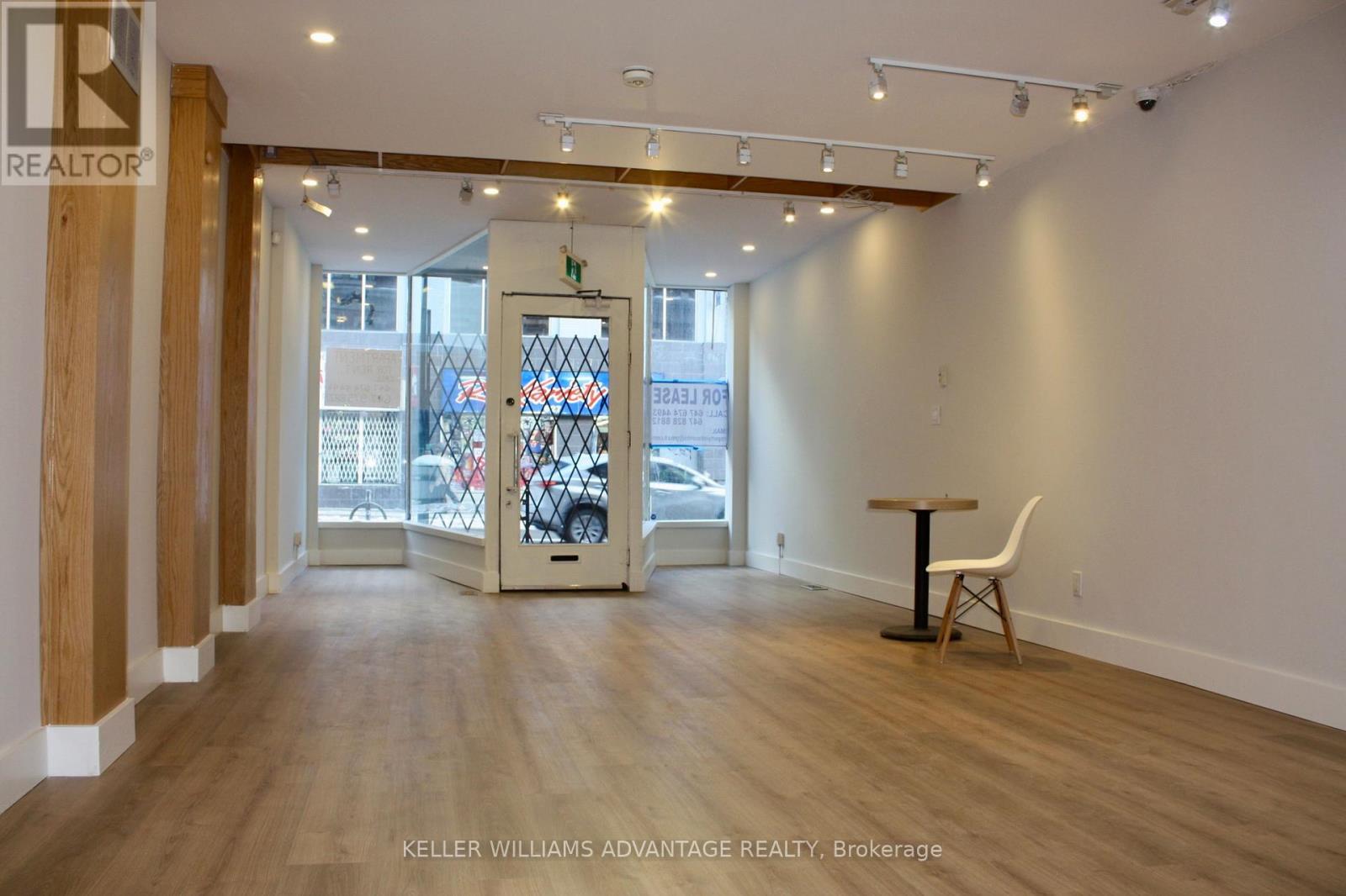 Retail - 672 Yonge Street, Toronto, ON