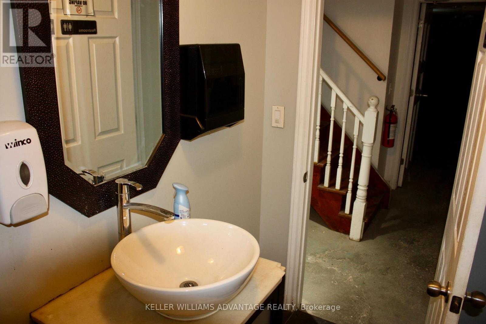 2 of 3 Washrooms - 672 Yonge Street, Toronto, ON