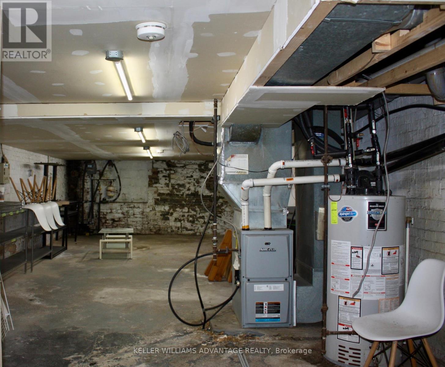 Basement - 672 Yonge Street, Toronto, ON