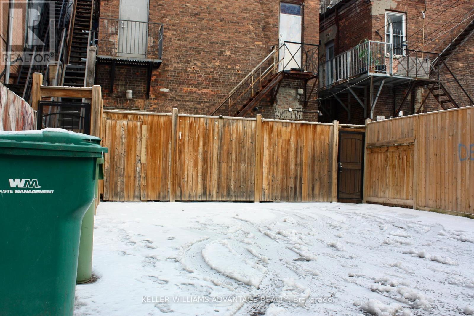 Parking/Garbage - 672 Yonge Street, Toronto, ON