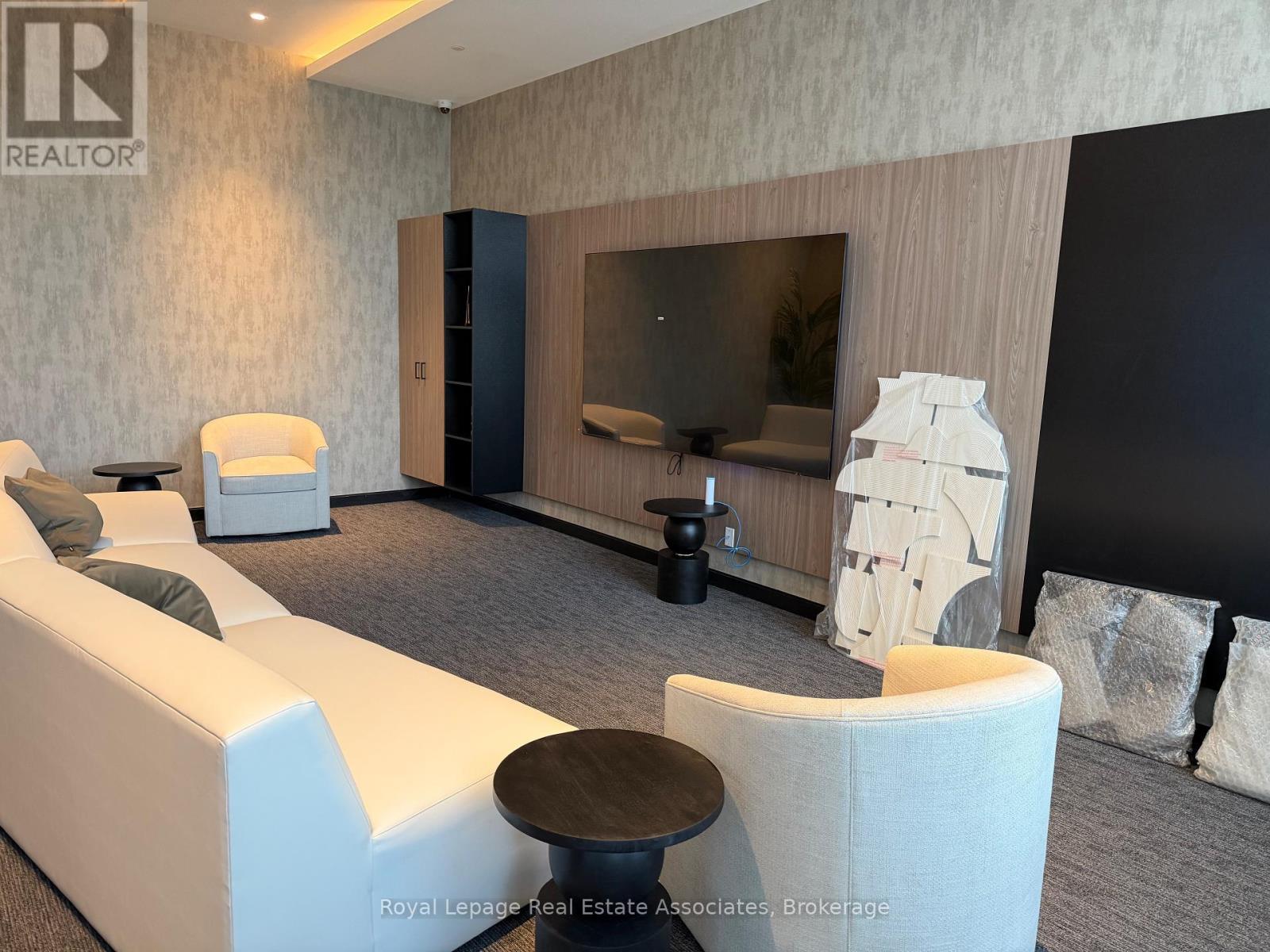 203 - 8020 Derry Road, Milton, ON - Indoor