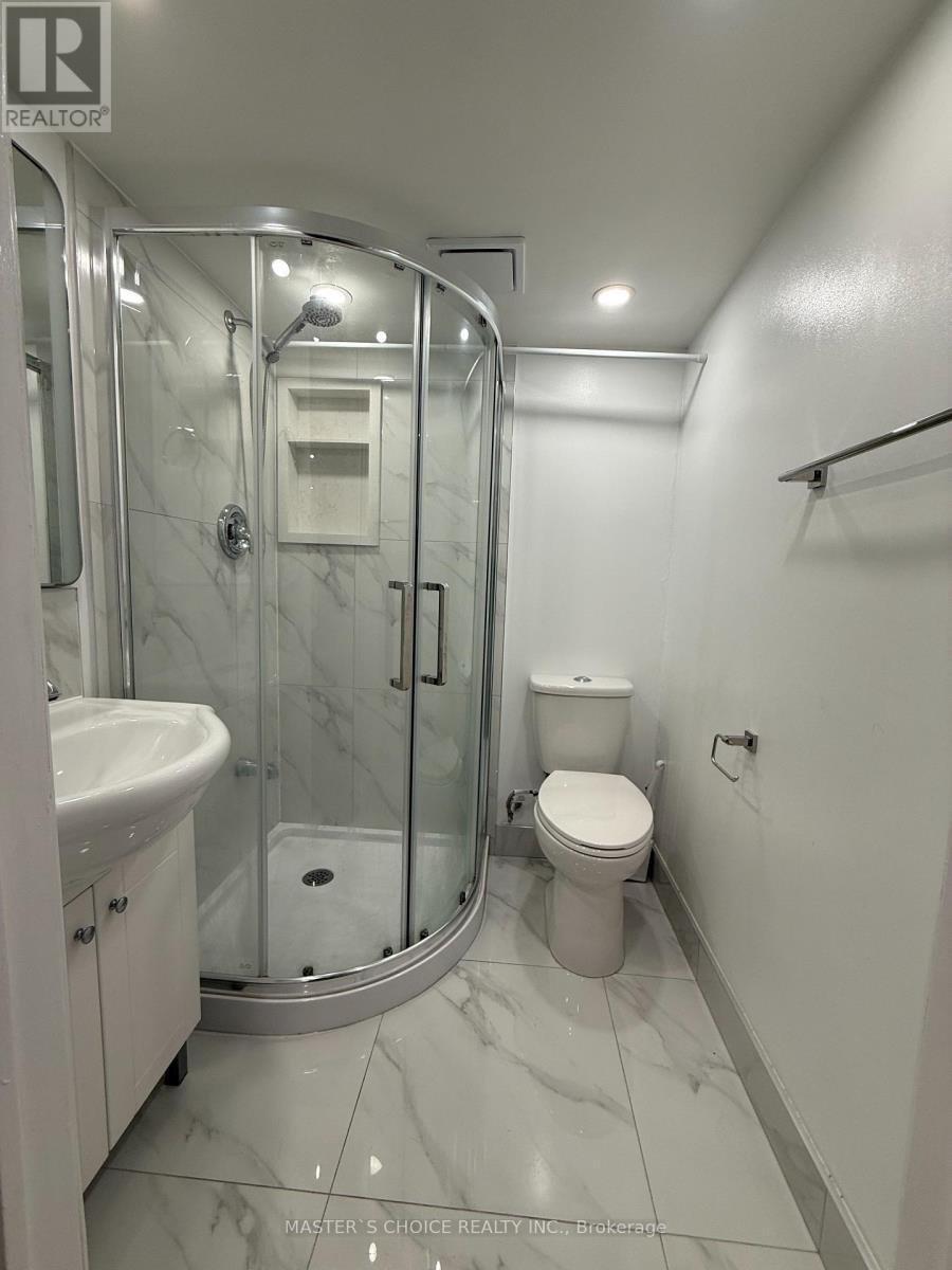 Bsmt - 92 Loganberry Crescent, Toronto, ON - Indoor Photo Showing Bathroom