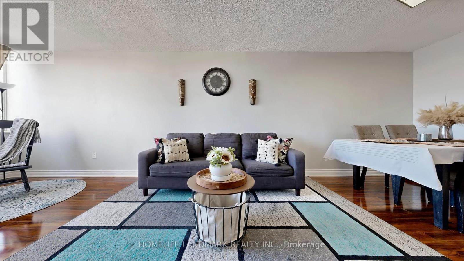 1001 - 25 Silver Springs Boulevard, Toronto, ON - Indoor Photo Showing Living Room