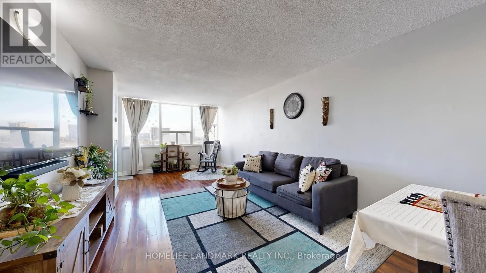1001 - 25 Silver Springs Boulevard, Toronto, ON - Indoor Photo Showing Living Room