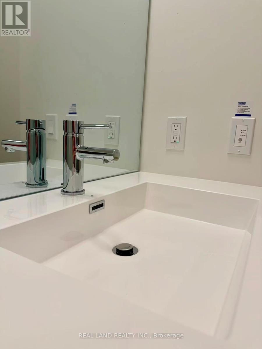 4615 - 8 Interchange Way, Vaughan, ON -