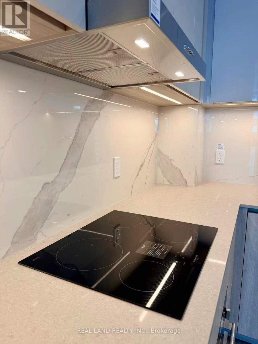 4615 - 8 Interchange Way, Vaughan, ON - Indoor